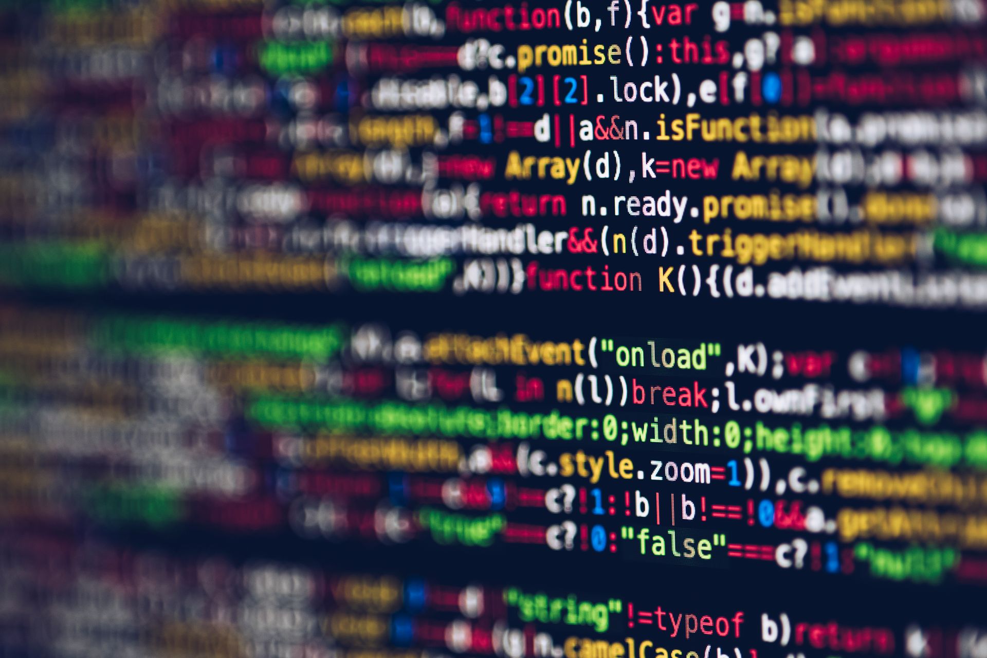 Quellcode auf einem Monitor – Softwareentwicklung